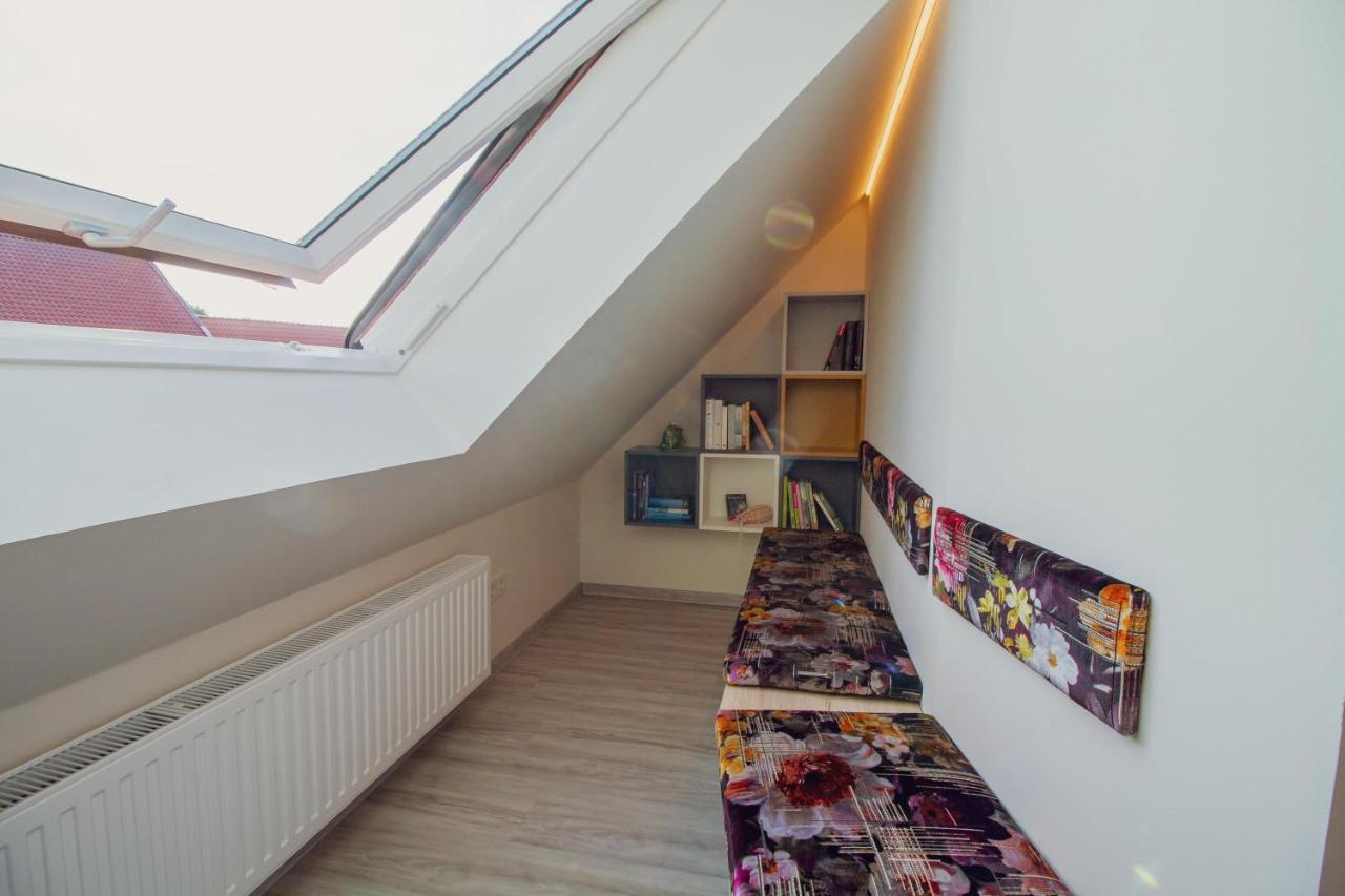 Apartamento Up Besöök - Rapsblüte Krummhörn Exterior foto