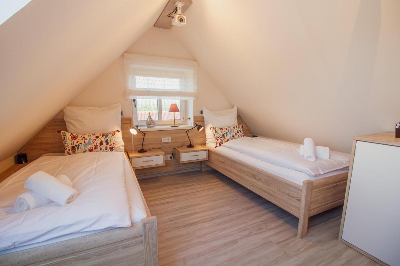 Apartamento Up Besöök - Rapsblüte Krummhörn Exterior foto
